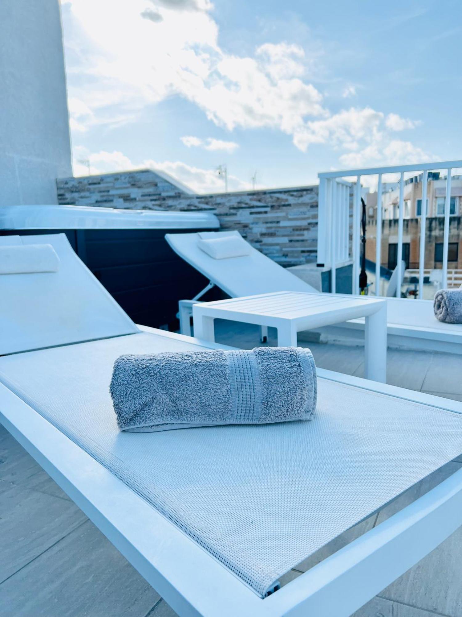 Poseidon Court Penthouse Superior Daire St. Paul's Bay Dış mekan fotoğraf