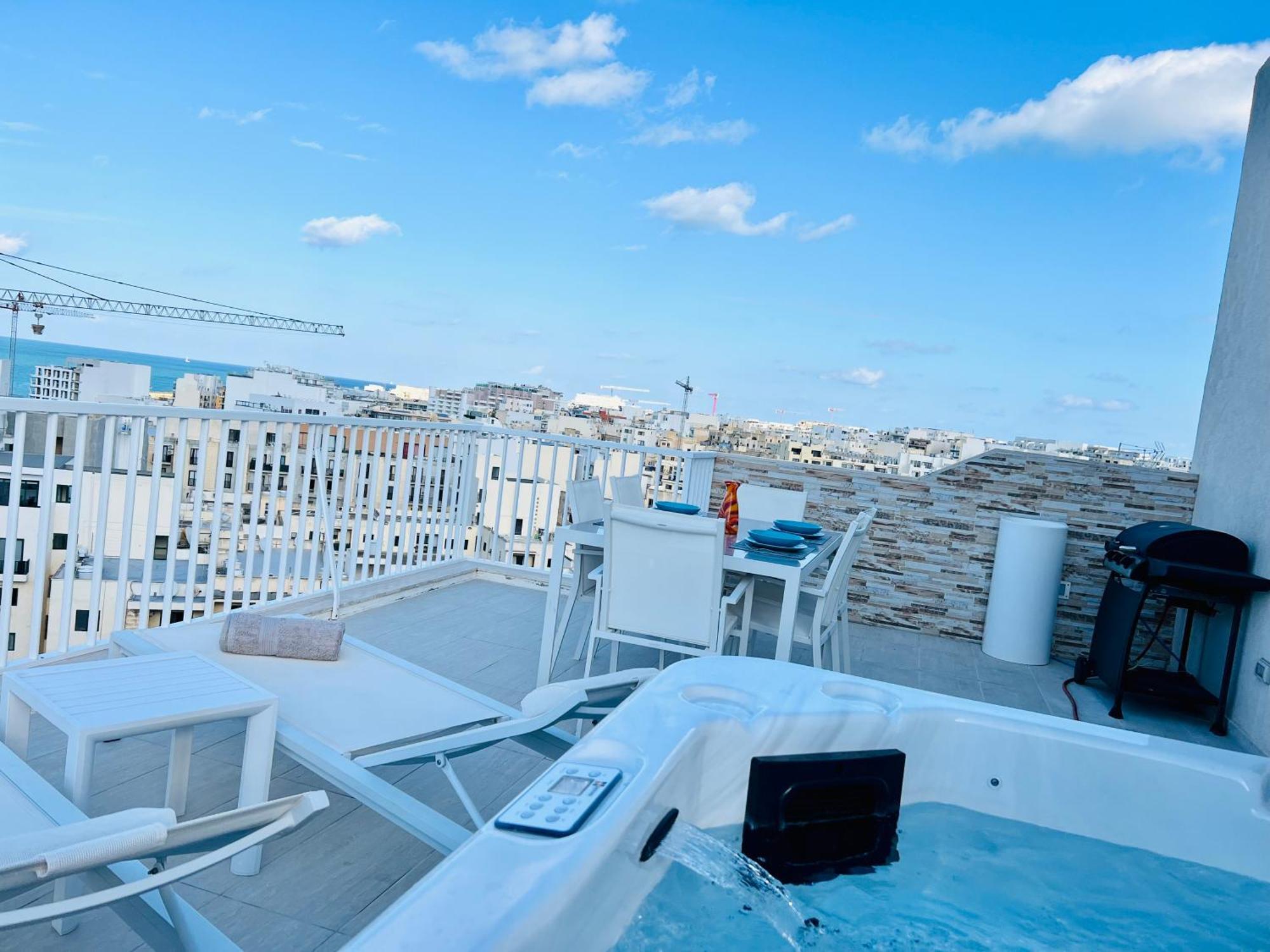 Poseidon Court Penthouse Superior Daire St. Paul's Bay Dış mekan fotoğraf