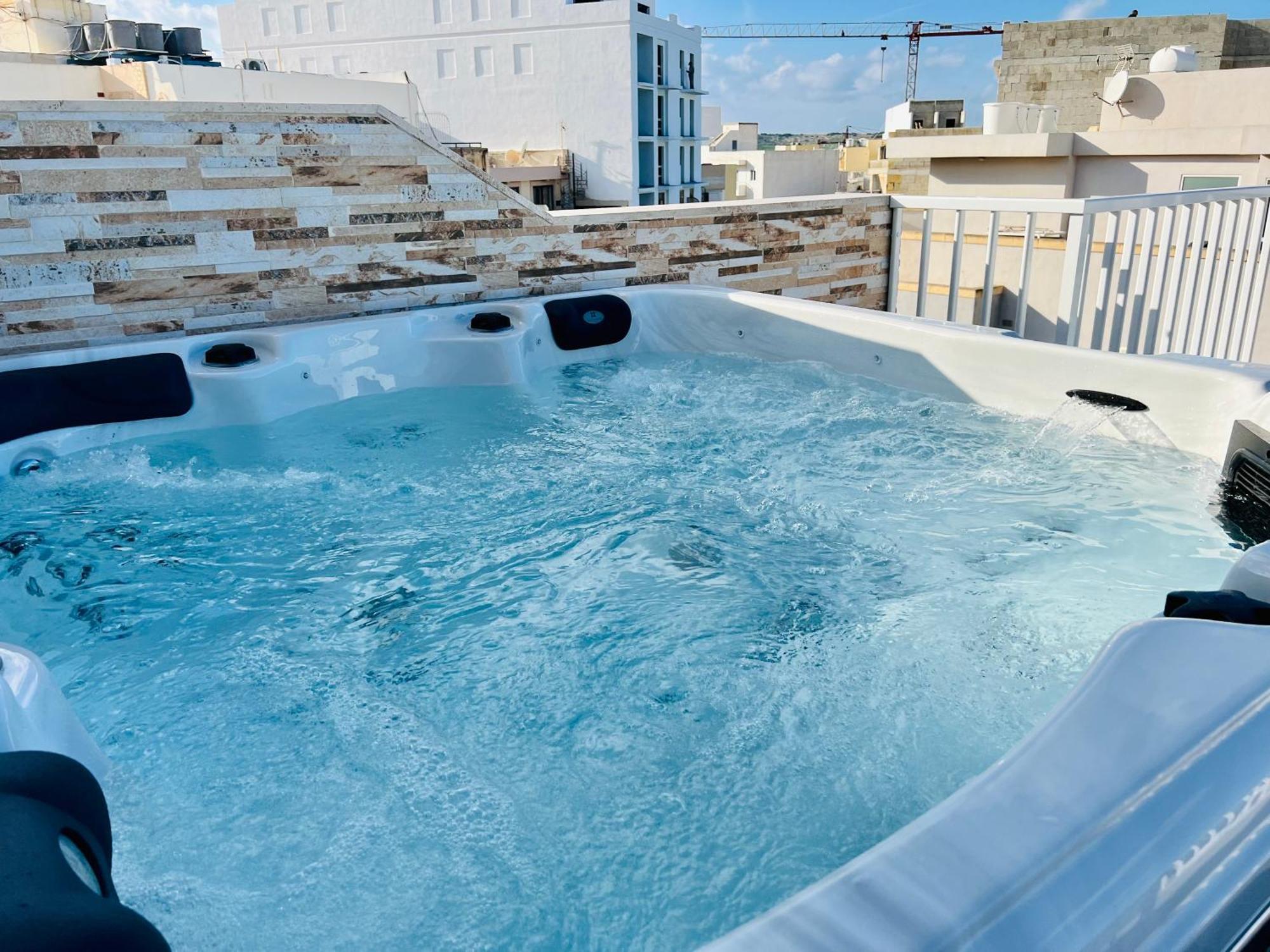 Poseidon Court Penthouse Superior Daire St. Paul's Bay Dış mekan fotoğraf